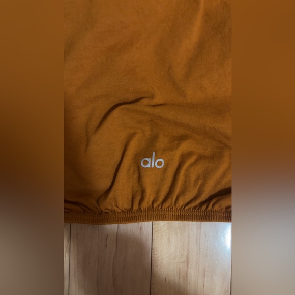 ALO YOGA KICK IT CROP TEE - Picture 5 of 5